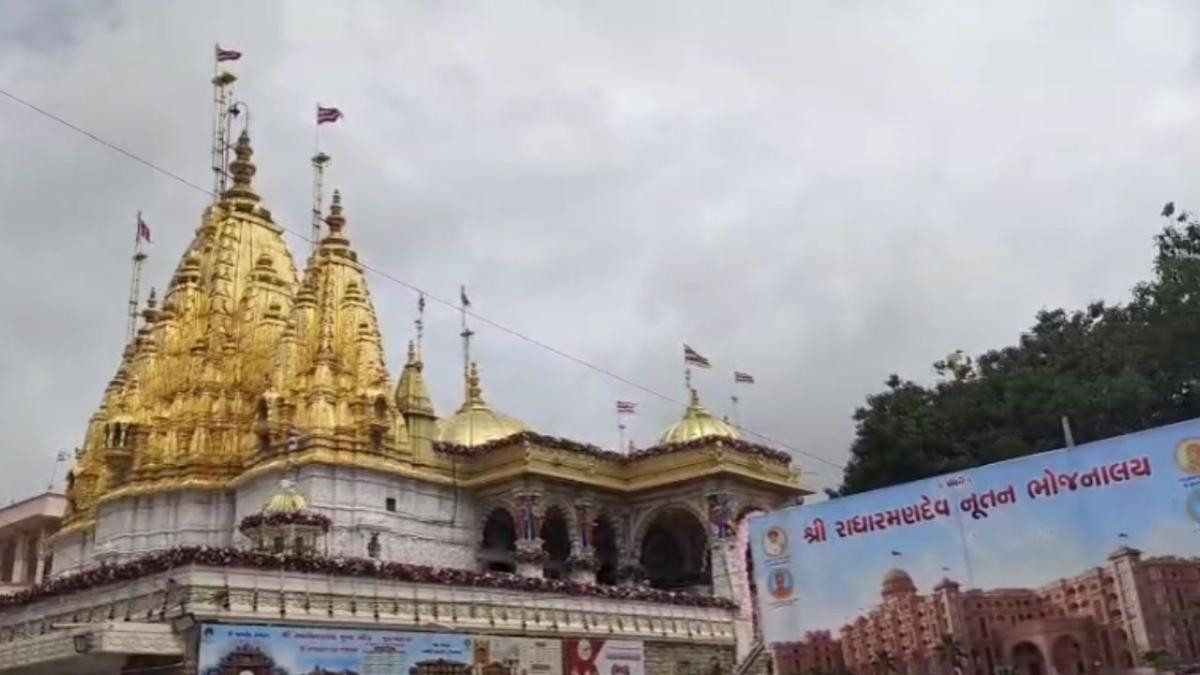 Junagadh: સ્વામિનારાયણ મંદિરમાં મુખ્ય ગેટના નિર્માણમાં રૂ.1.51 કરોડની છેતરપિંડીની ફરિયાદ