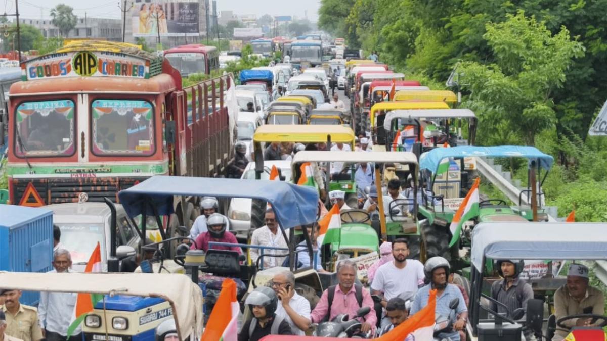 Bharuch: પાવરગ્રીડ લાઇનના વિરોધમાં ખેડૂતોની ટ્રેક્ટર રેલી, અંકલેશ્વર-ભરૂચ રોડ પર ચક્કાજામ