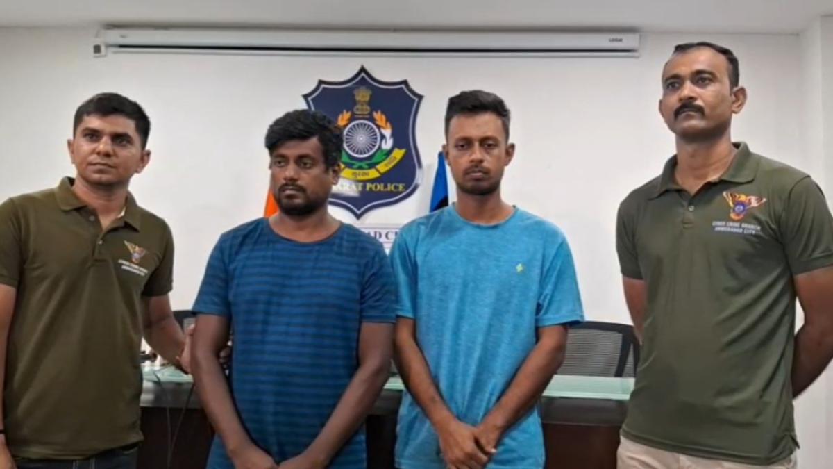 Cyber Fraud પાકિસ્તાન કનેક્શન: OTP વેચી લાખોની છેતરપિંડી, 4500 સિમકાર્ડની ખરીદીનો ખુલાસો
